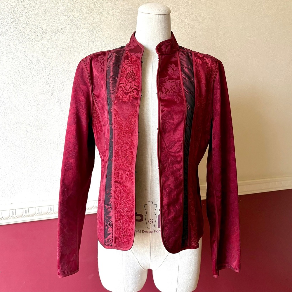 Chicos Burgundy Jacquard Mandarin Collar Tapestry Jacket Hook Eye Closure Size 1